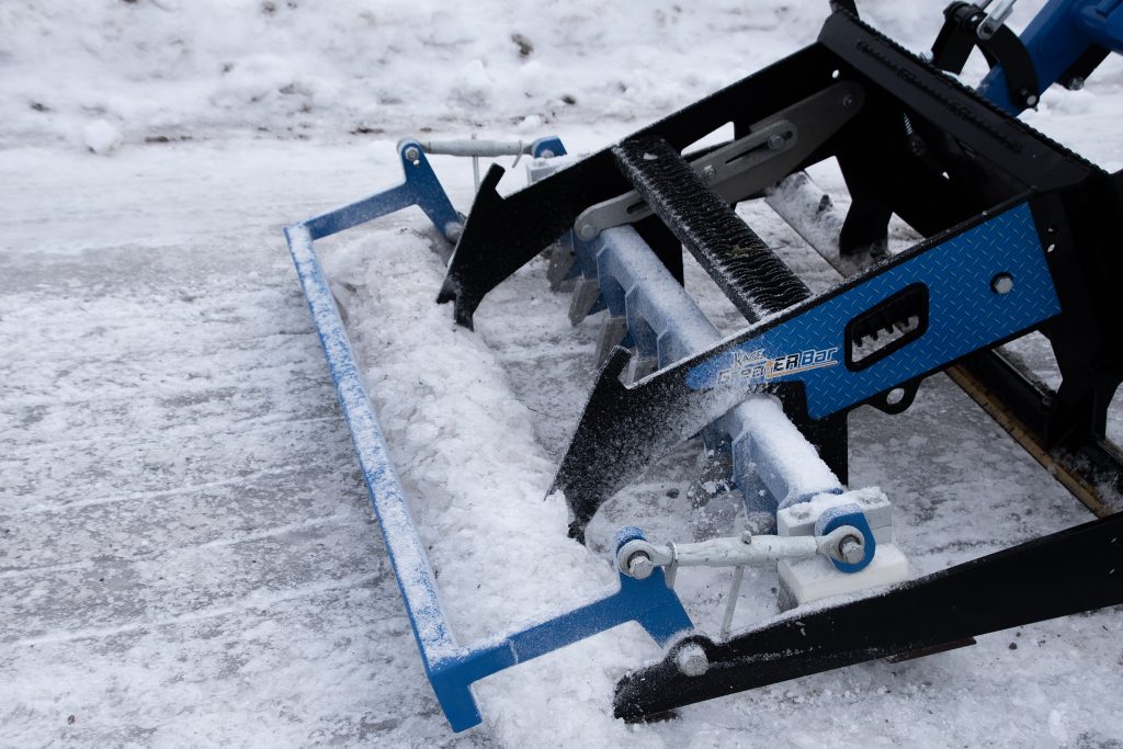 Land Plane front cutting edge breaking ice