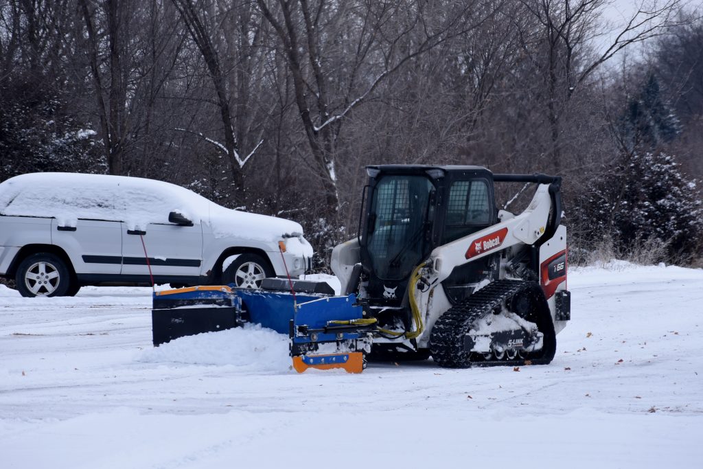 snowfire wing skid steer snow pusher